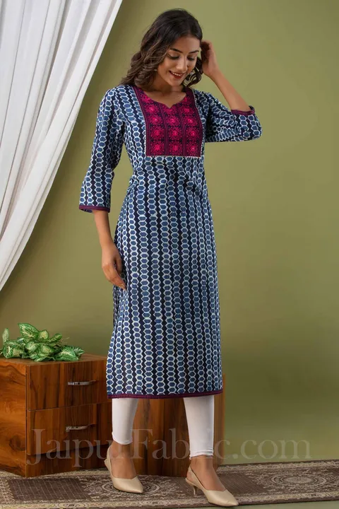 Post image I want 1-10 pieces of Kurti at a total order value of 500. I am looking for S,M,L. Please send me price if you have this available.
