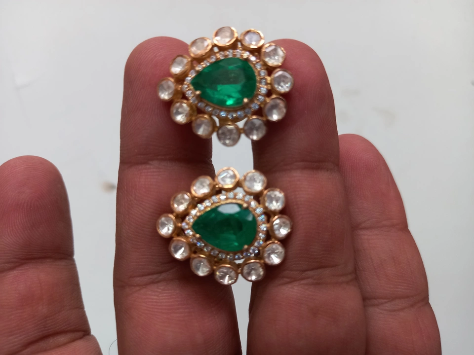 Post image Silver Earings with Mossanite n imitation