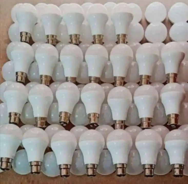 9  watts led bulb uploaded by S. P. INDUSTRY on 5/28/2023