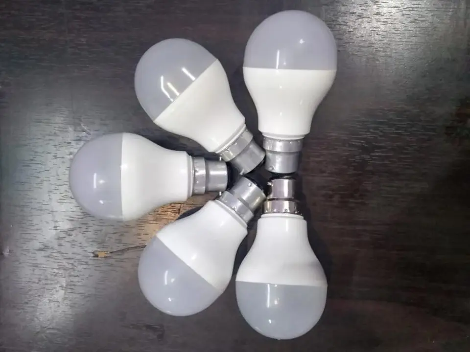 9  watts led bulb uploaded by business on 5/28/2023
