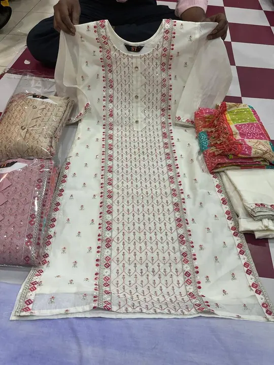 Heavy Chanderi silk kurti with pant and dupatta uploaded by PR TRADERS on 5/29/2023
