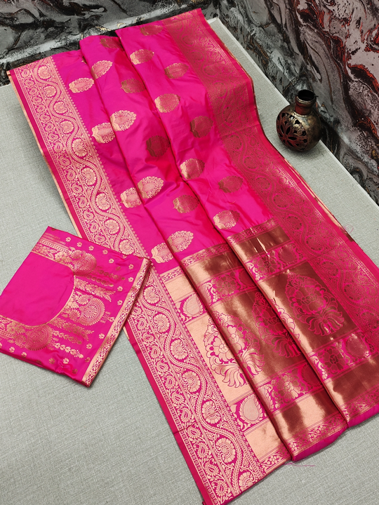 Premium soft kanjivaram silk saree uploaded by VARDHAK COLLECTION  on 5/29/2023