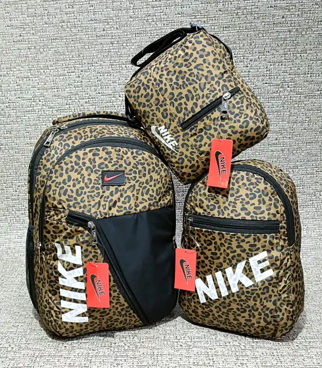 Post image Nike bag pack 3 pis   combo
Good  material
With  tag 
Branding on runer
All real picture
Size mentioned inside pictures 
*Rs 1260+$
