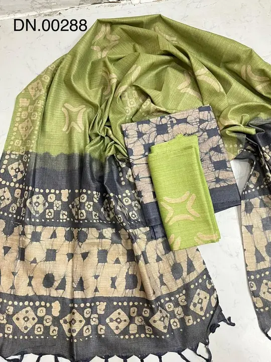 Cottan batik print design suit set  uploaded by Peehu handloom  on 5/30/2023