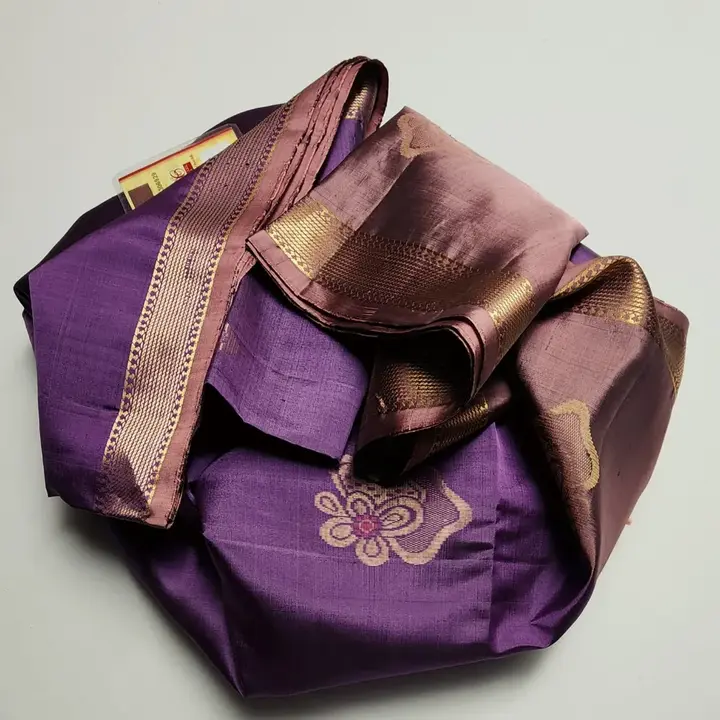 Pure handloom double warp kanchi silks

*100% double warp*

*1St quality silk and zari*

 uploaded by business on 5/30/2023