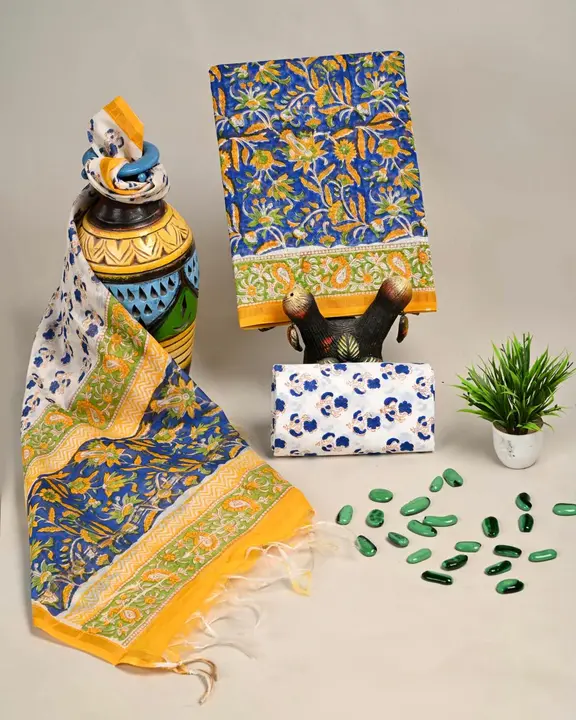 New Hand block printed chanderi silk dress materials👌👌

Top nd dupttas chanderi silk (2.50×2 mtrs) uploaded by Saiba hand block on 5/30/2023