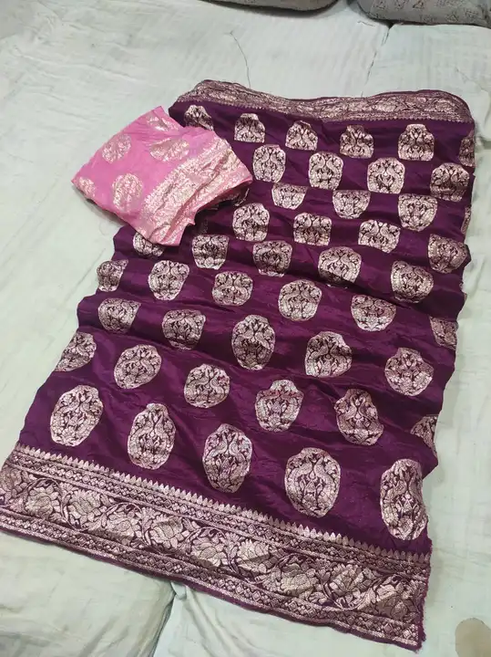 Post image Super new design launch👉👉pure rasien banrshi dola silk fabric👉contrash blouse👉peacock🦚🦚 zari work👉all over contrash piping👉👉price 1080+$