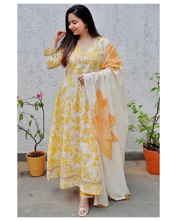 Kurti uploaded by PANIHARI COLLECTION CENTRE on 6/1/2023