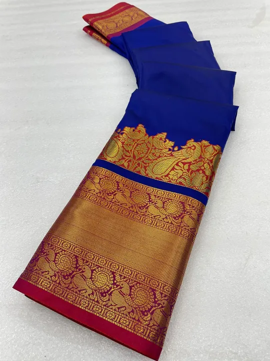This Kanjivaram Narayanpeth saree is an absolute stunner! The intricate Mor designer border adds a t uploaded by Divya Fashion on 6/1/2023