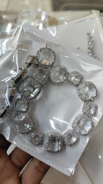 Post image Hello wellcome Vishwa fashion store Mumbai.
Best price American dimond jwellery only wholesale.kada,tops, earring,bangles,nackless and more any queries call and WhatsApp 8655650513 

Daily update join the grup 
https://chat.whatsapp.com/IdOiklh4wT3K4pN0otJlPV