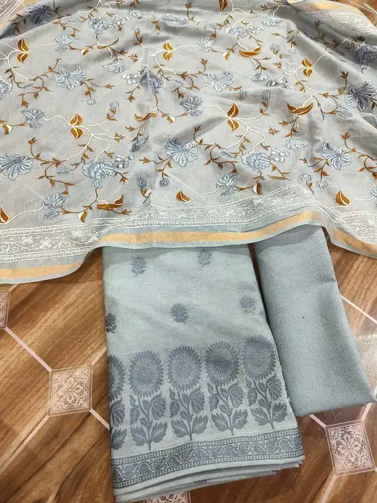 Banarasi pure MERCERISED SILK dyble handloom suits 

 uploaded by Kapda_ghar_ on 6/2/2023