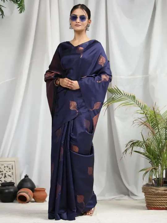 Premium saree sale 🤩 uploaded by Maa Karni Fashion on 6/2/2023