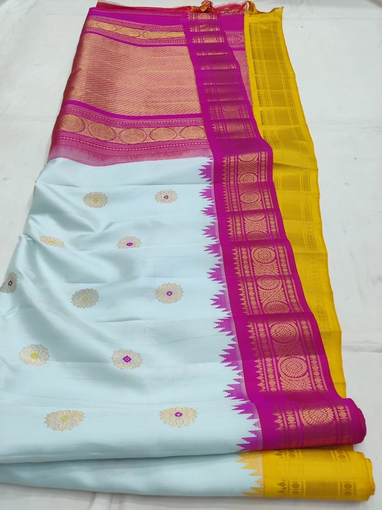 Pure silk Ganga Jamuna border sarees uploaded by Mahalakshmi handlooms on 6/2/2023