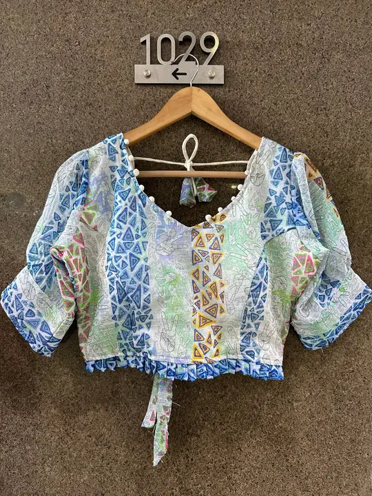 Gabru Designer Blouse

Fabric :- Georgette Crochet With Sequence

 Size :- Ready 38
Alter Upto 42" i uploaded by BOKADIYA TEXOFIN on 6/2/2023