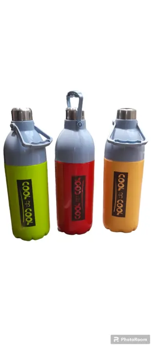 Post image Premium insulated water bottle 
1. BPA free 
2. 100% Virgin plastic 
3. Thick insulation wall to insure the water stays cool for longer hours longer hours
4. Leak proof  
5. Only for cold liquids 
6. To prolong the duration of coldness of the liquid stored , use ice cubes with cold water .


For any more queries