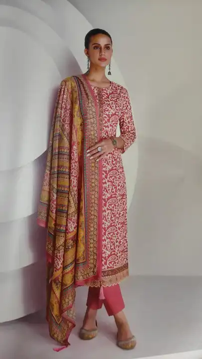 #मसलीन सिल्क में प्योर पाकिस्तानी और ☘️बटिक के सूटों के 🎊नए नए डिजाइन #boutique suits👈📱 895085670 uploaded by Deep boutique collection gohana on 6/3/2023
