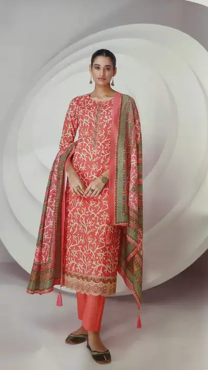 #मसलीन सिल्क में प्योर पाकिस्तानी और ☘️बटिक के सूटों के 🎊नए नए डिजाइन #boutique suits👈📱 895085670 uploaded by Deep boutique collection gohana on 6/3/2023