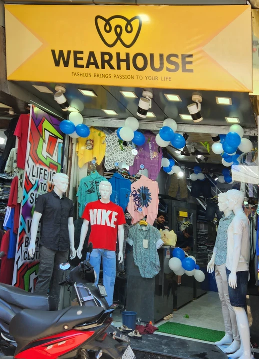 Shop Store Images of WEARHOUSE