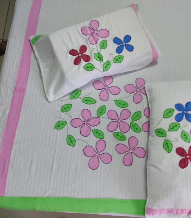Applique bedsheet uploaded by Appliwuepillows on 6/6/2023