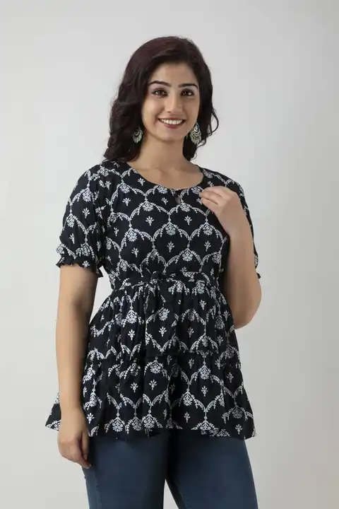 Post image *New printed top with 3 print digines 100%*

⭐3 prints digines ❤️

⭐Length - 26🥰

⭐Fabric reyon (140gm)

⭐Size - S/36, M/38, L/40, XL/42🥰🥰

⭐Price - 245/- 🥰

Redy to shop 🥰🥰