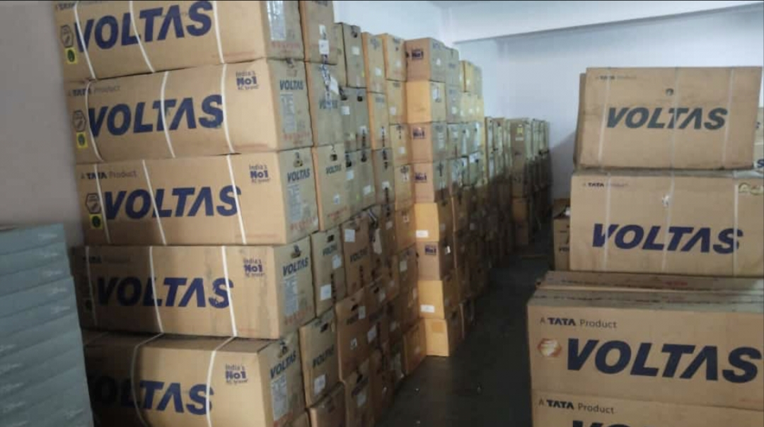 VOLTAS AC 3STAR AND 5STAR AVAILABLE IN BULK STOCK WITH BEST PRICE uploaded by N K ENTERPRISES  on 6/7/2023
