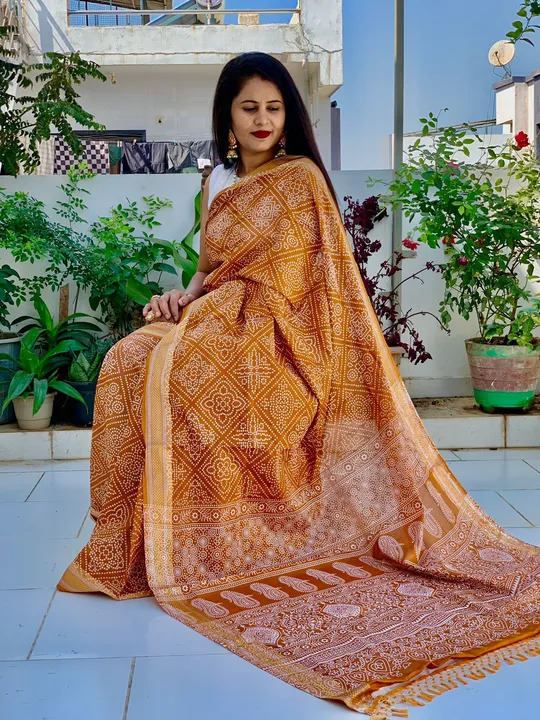 *❀New Launching   New satrangi COTTAN  soft sareee*

*D.No.1008*

*Pure cottan heavy Weaving zari ch uploaded by Maa Arbuda saree on 6/7/2023