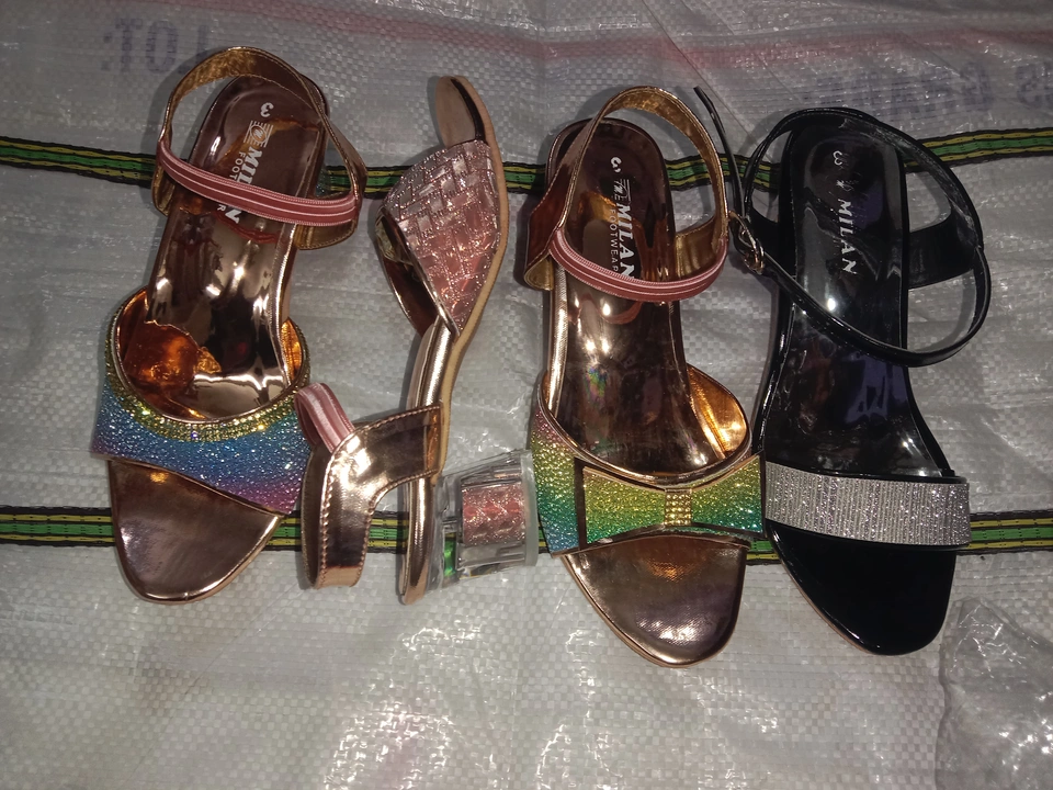 Product uploaded by NISH INDIA KREATION AND FOOTWEAR on 5/28/2024