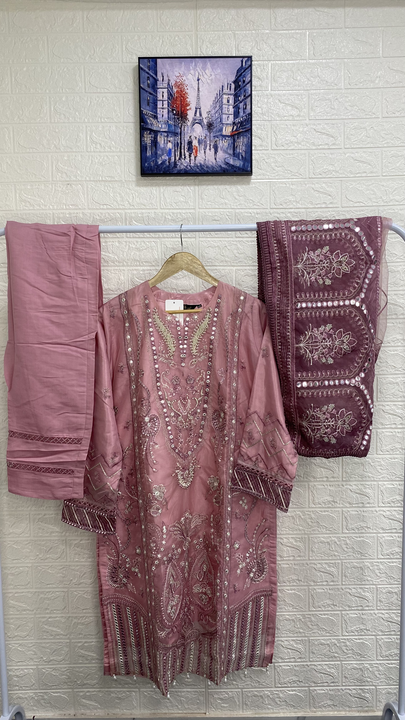 Pakistani suit uploaded by Meet creations on 6/8/2023
