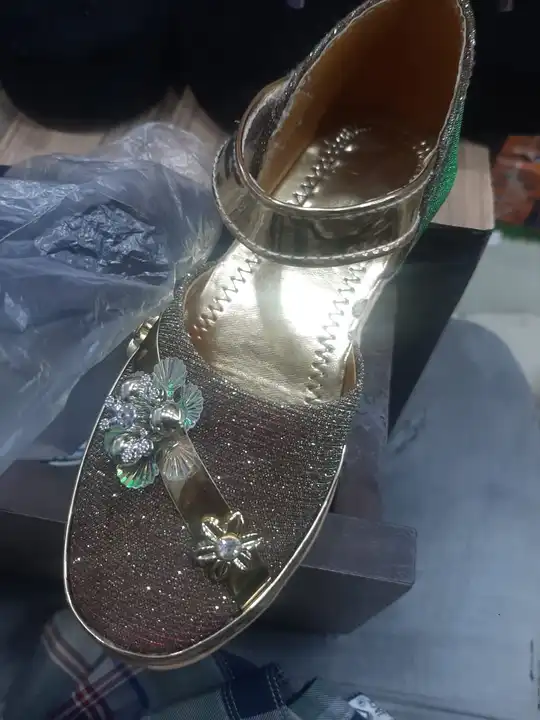 Product uploaded by Faiz Alvi foot wear girls on 6/9/2023