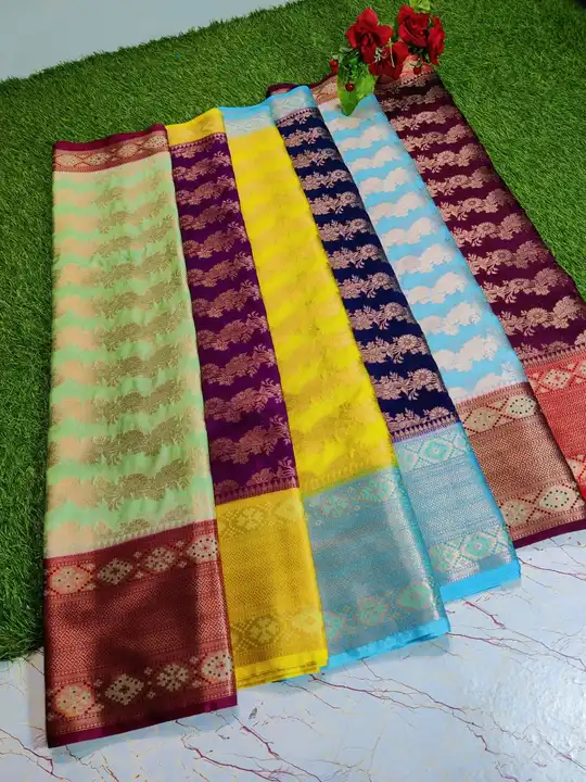 *Banarasi dyeble warm silk saree* uploaded by Banaras art silk on 6/9/2023