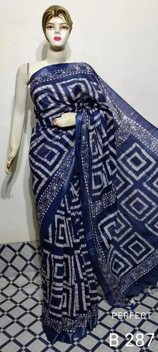 Cotton slub batik print saree 💯. uploaded by S N. FABRIC on 6/9/2023