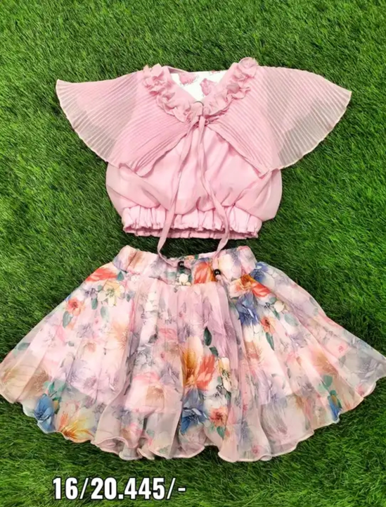 Post image I want 11-50 pieces of Girl top at a total order value of 10000. I am looking for 22.32. Please send me price if you have this available.