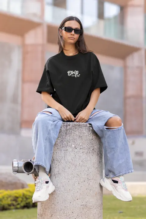 Oversized T-shirts uploaded by Drip.Store on 6/11/2023