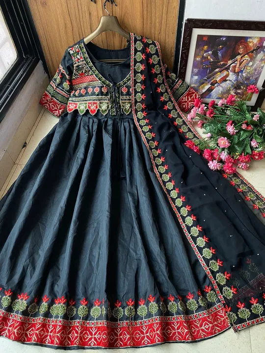 LC 1041

♥️ PRESENTING NEW DESIGNER EMBROIDERED ANARKALI GOWN ♥️

♥️ GOOD QUALITY EMBROIDERED HEAVY  uploaded by A2z collection on 6/12/2023