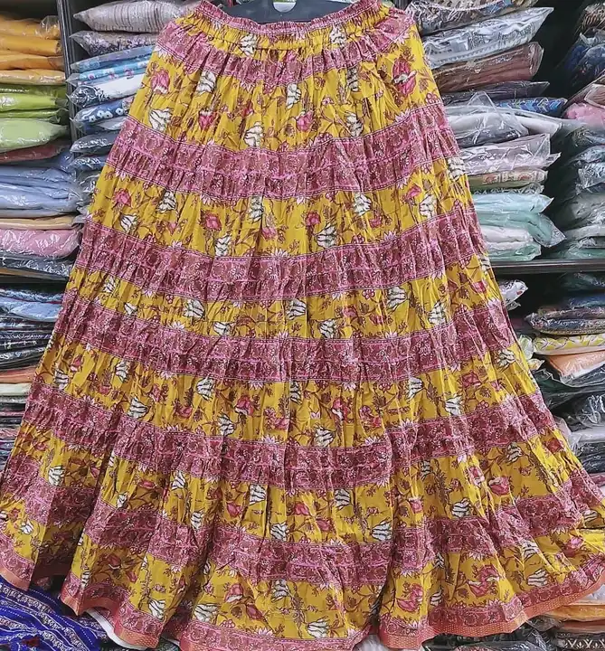 Luxury Fashion

Fabric cotton/Rayon

Long 5-6 Miter flair skirts

Size up xxl

Length 40"

Price 320 uploaded by Wasma Fashion on 6/12/2023