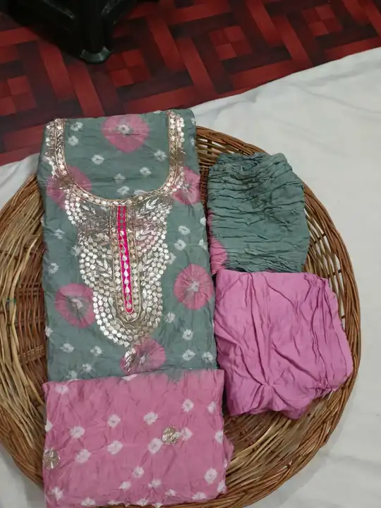 New launched beautiful glesh cotton mtlab cotton Shik suit with beautiful gotta work in neck ..
Runn uploaded by Gotapatti manufacturer on 6/15/2023