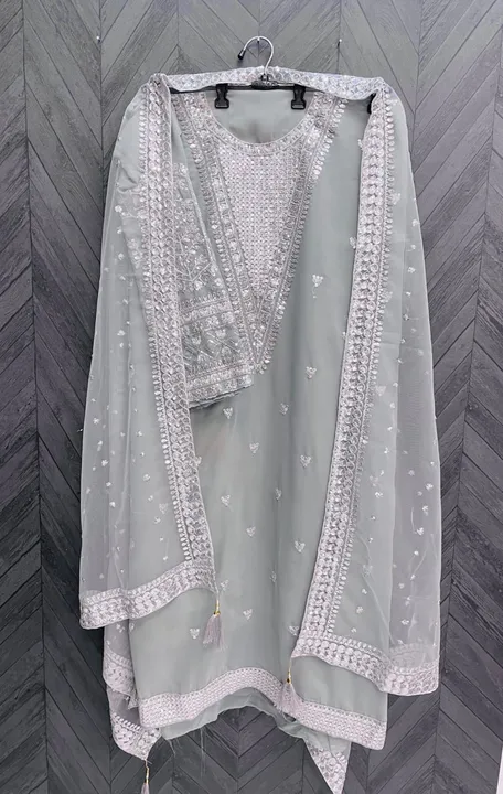 New Pakistani Design… 💫* uploaded by Mahadev Store on 6/15/2023