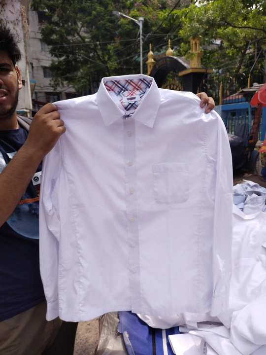 Post image Plain Formal Shirts.. 
Cod available.. 
Price negotiable uf taken in bulk