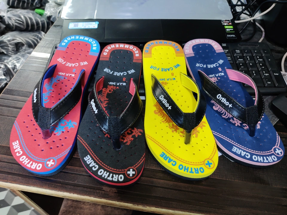 Ladies flat slippers  uploaded by Pankaj enterprises on 6/16/2023
