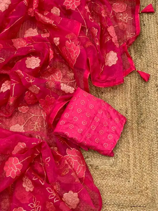 *✨Fresh Arrivals✨*
*TRENDY GIRL❤️*

*pure soft organza silk saree with beautiful floral design 3 mm  uploaded by Aanvi fab on 6/17/2023