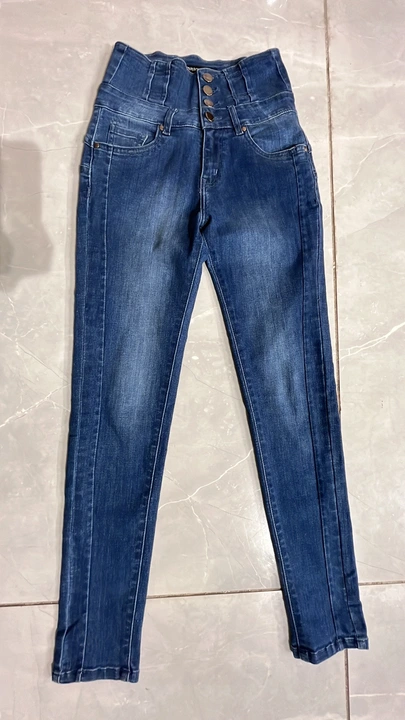 Women’s jeans  uploaded by Samast on 5/28/2024