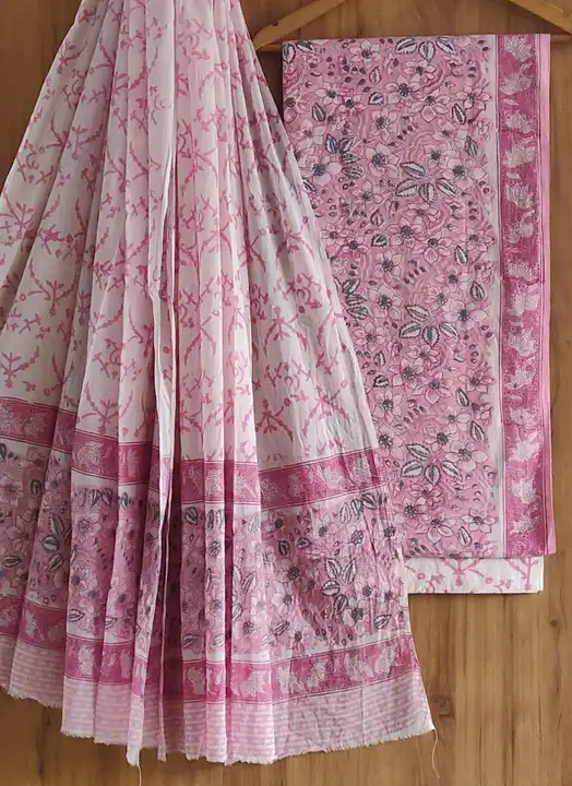 Cotton suit with cotton mulmul dupatta. uploaded by The print house  on 6/17/2023