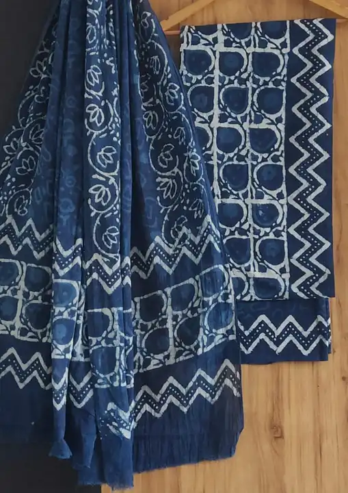 Cotton suit with cotton mulmul dupatta. uploaded by The print house  on 6/17/2023