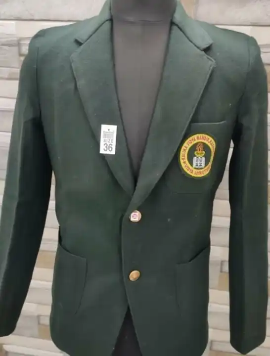 School blazer  uploaded by Friends &Co on 6/19/2023