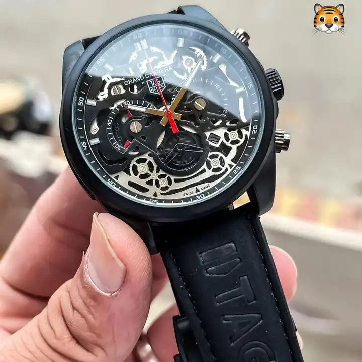 Mbmn
Working Chronograph battery operated luxury watch uploaded by XENITH D UTH WORLD on 6/19/2023