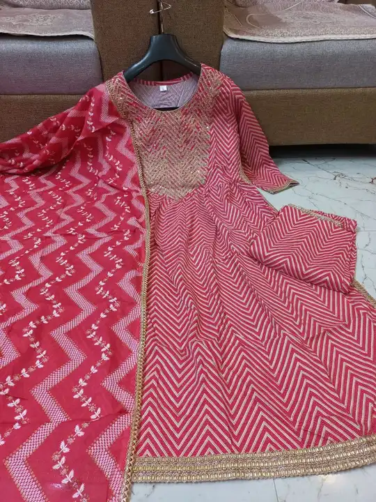 M/38 to  3XL/46 , Rayon Fabric zigzag Printed Straight Kurti Naira Cut With Pant And Printed Dupatta uploaded by Online Ladies Dresses on 6/19/2023