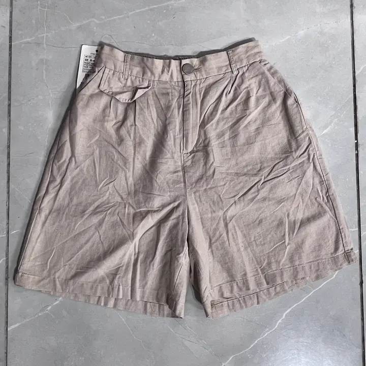 Women’s shorts uploaded by Samast on 6/20/2023