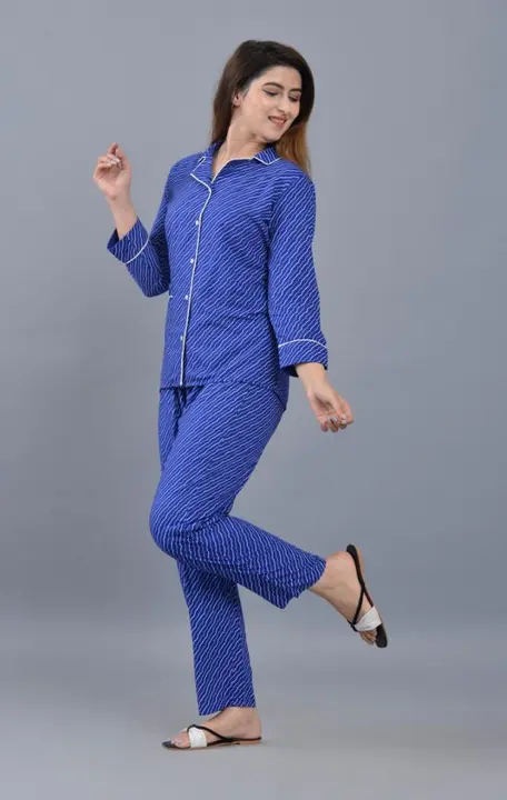 Ladies Rayon Night Suits
Size: M,L, XL, XXL
Top length: 26inch
Sleeves: 3/4th
Pajama length: 39inch
 uploaded by Ganpati handicrafts on 6/20/2023