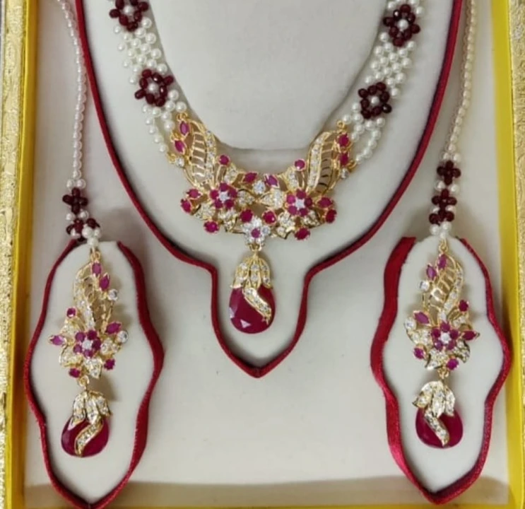 Post image Nayab jewelers has updated their profile picture.