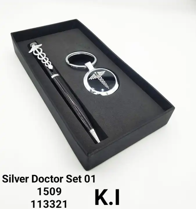 Silver dr set uploaded by amYRA gifts on 6/20/2023